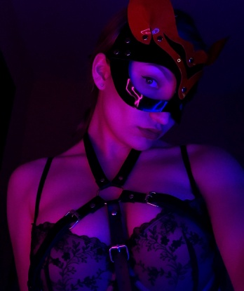 💋 Я креативная девушка, которая готова исполнить все твои скрытые желания. Живу в Москве и готова оказать тебе самые незабываемые услуги на высоком уровне. 🔥 Я сделаю твою ночь невероятно горячей и острыми ощущениями. 💥 У меня есть фото, чтобы ты мог увидеть, насколько я сексапильна. Обрати внимание на мои отзывы, они говорят обо мне больше, чем ты думаешь. 🌟 Позволь мне познакомиться с тобой, погрузиться в мир наслаждения и показать тебе мои навыки. 🌹 Со мной ты испытаешь истинное удовольствие, которое останется в памяти на долго. Не упусти шанс побыть со мной сегодня. 😉 Вероника